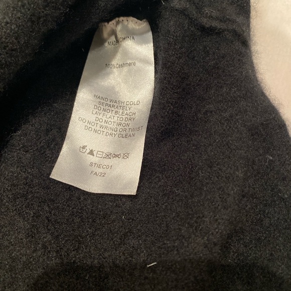 Quince Black Women's Sweater - Picture 4 of 7